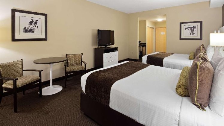 Room TWO QUEEN BEDS Room