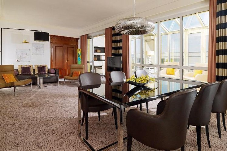SUITE CITY VIEW KING BED Room