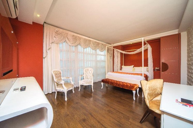 SUITE CAPACITY 4 Room