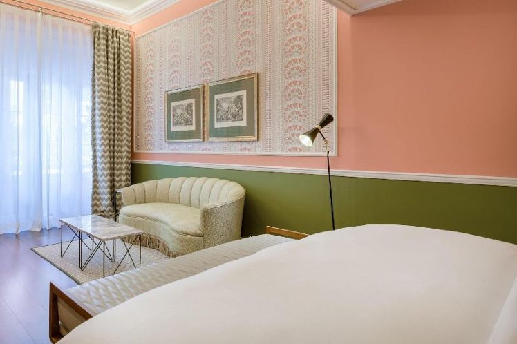 TWIN DELUXE TWO BEDS Room