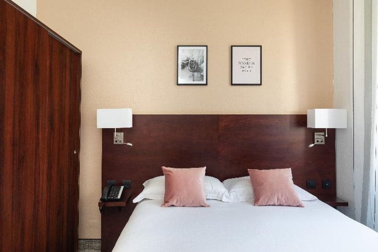 DOUBLE STANDARD Room