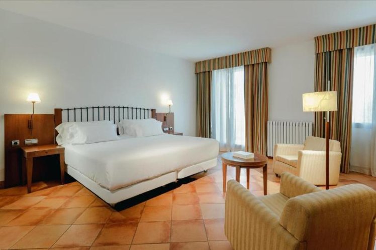 DOUBLE SUPERIOR Room