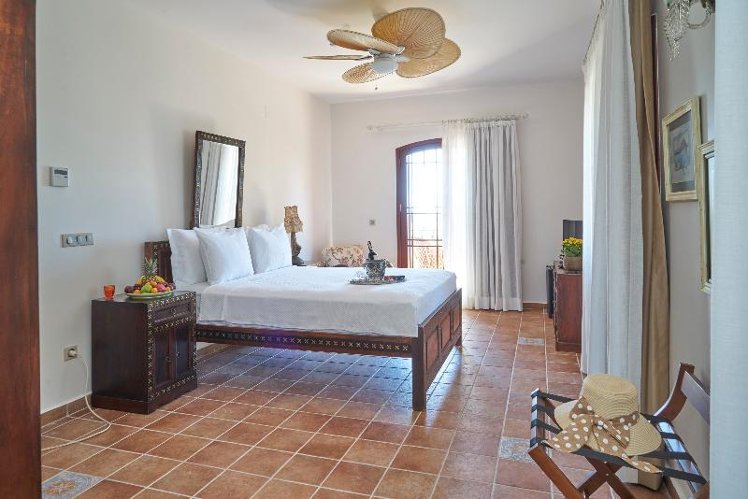 JUNIOR SUITE POOL VIEW Room
