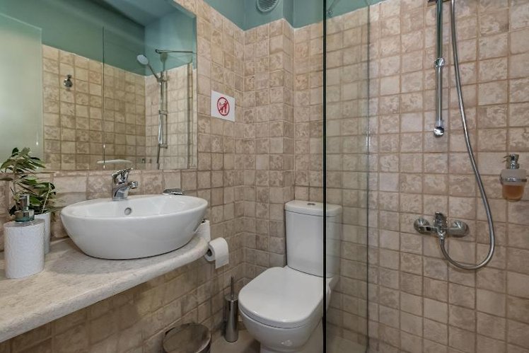 SINGLE STANDARD Room