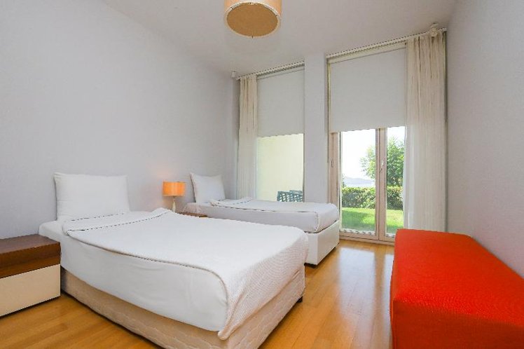 APARTMENT FOUR BEDROOMS ONE BATHROOM Room