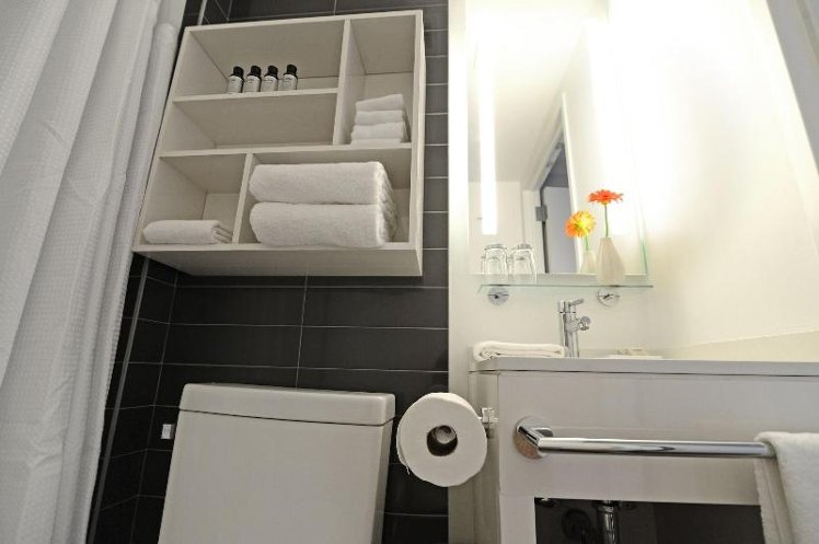 DOUBLE Accessible-Queen Size Bed Room