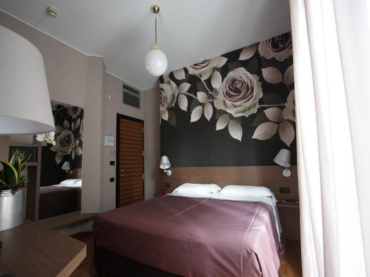 DOUBLE STANDARD Room