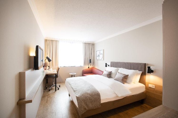 DOUBLE Accessible-Queen Size Bed Room