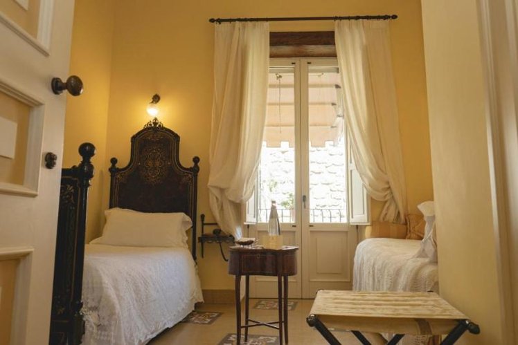 TWIN STANDARD Room