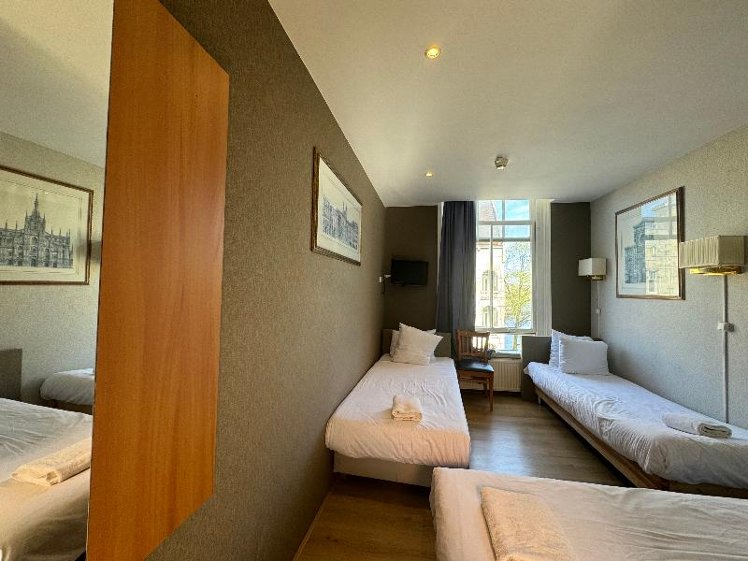 TRIPLE STANDARD Room