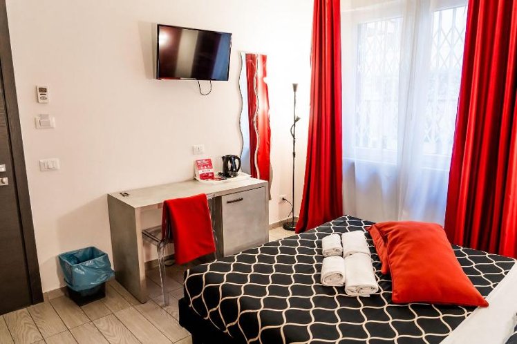 DOUBLE SINGLE USE WITH DOUBLE BED Room