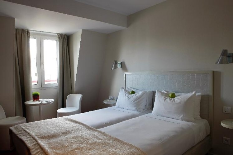 JUNIOR SUITE STANDARD Room