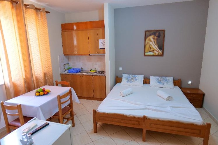 DOUBLE ONE BEDROOM ONE BATHROOM Room