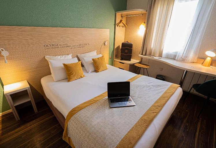 DOUBLE STANDARD Room