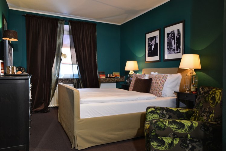 DOUBLE STANDARD Room