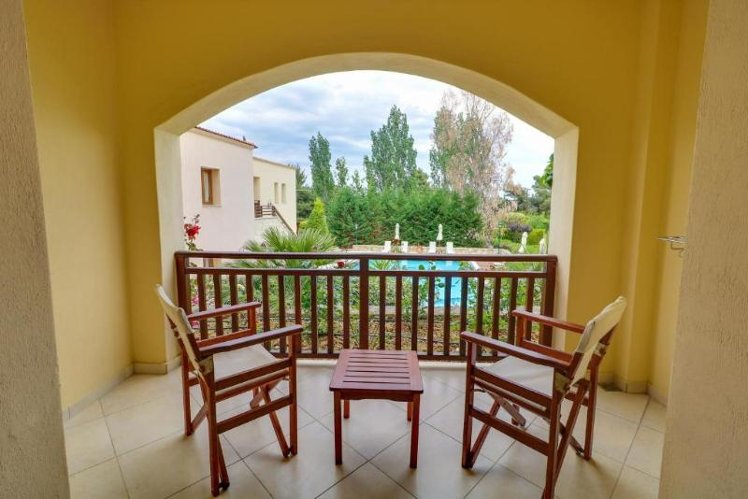 Double or Twin POOL VIEW Room