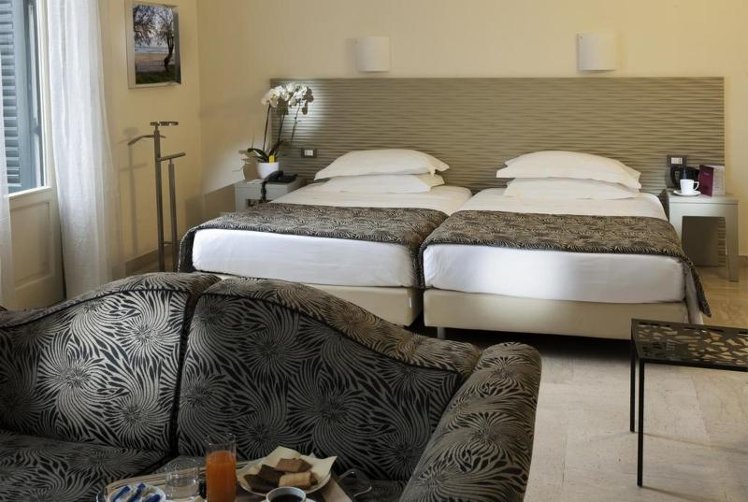 JUNIOR SUITE STANDARD Room