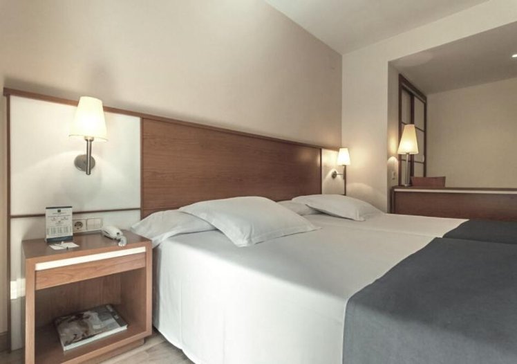 DOUBLE SINGLE USE STANDARD Room