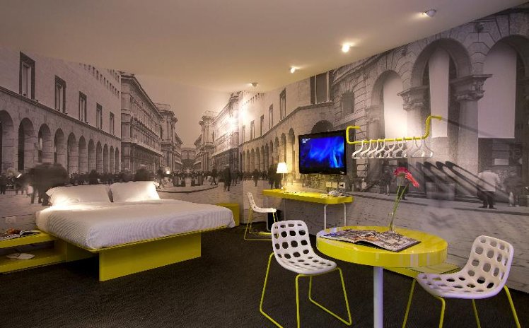 DOUBLE BUSINESS KING BED Room