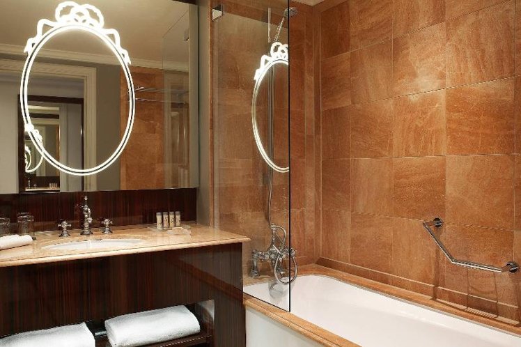 DOUBLE GRAND Room