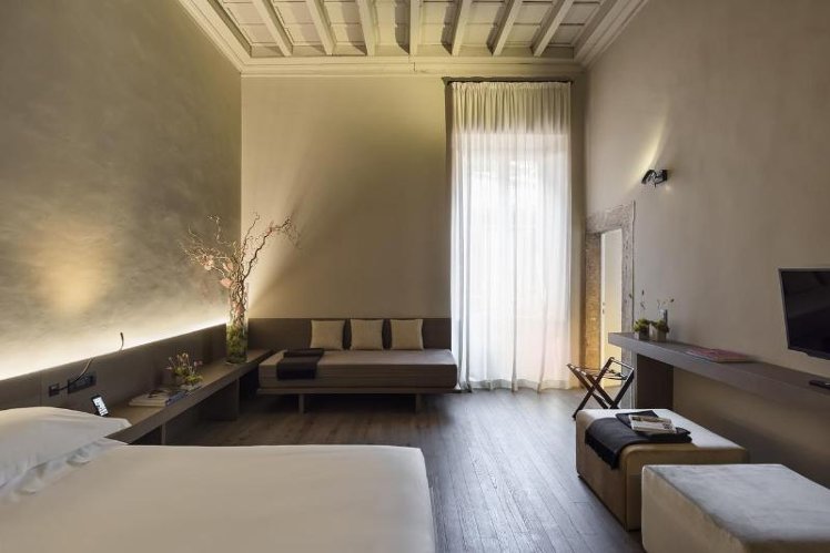 DOUBLE STANDARD Room