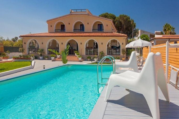 Villa Sunset  Bed & Breakfast
