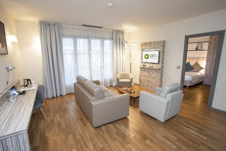 JUNIOR SUITE STANDARD Room