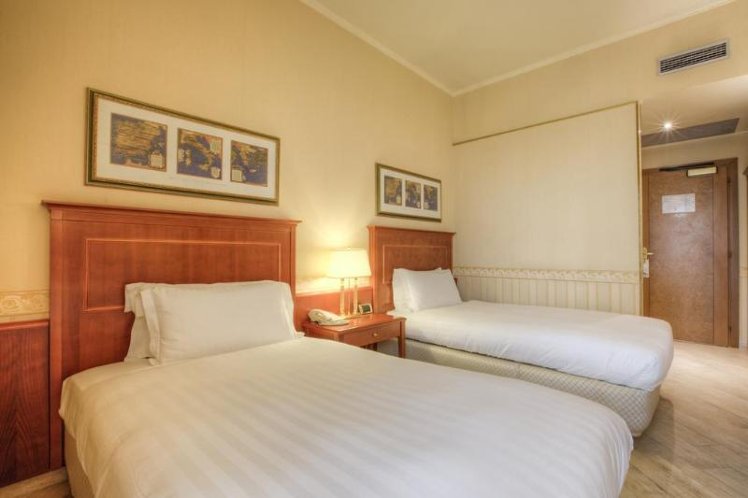 TRIPLE SUPERIOR Room
