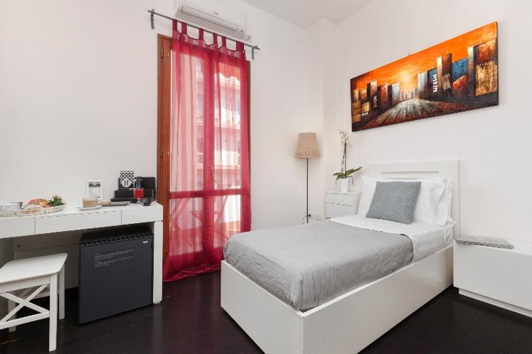 SINGLE STANDARD Room