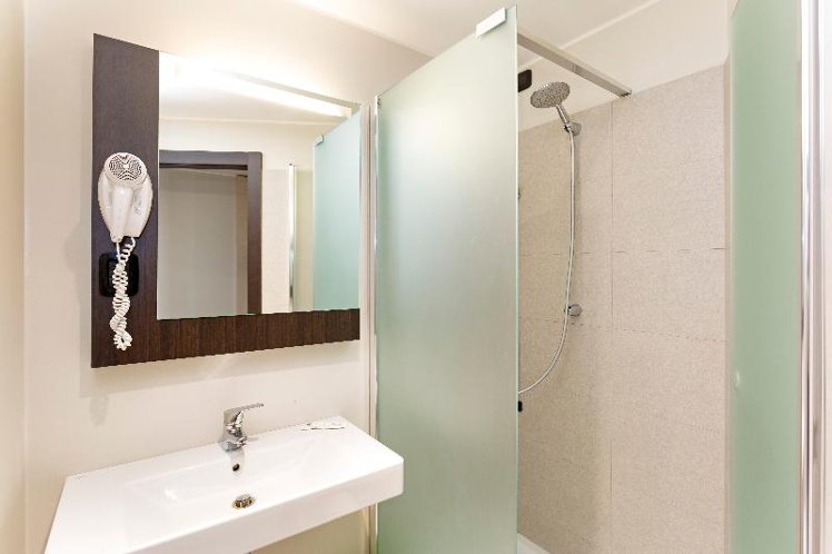 DOUBLE STANDARD Room