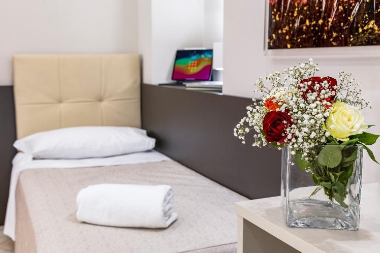TWIN BASIC Room