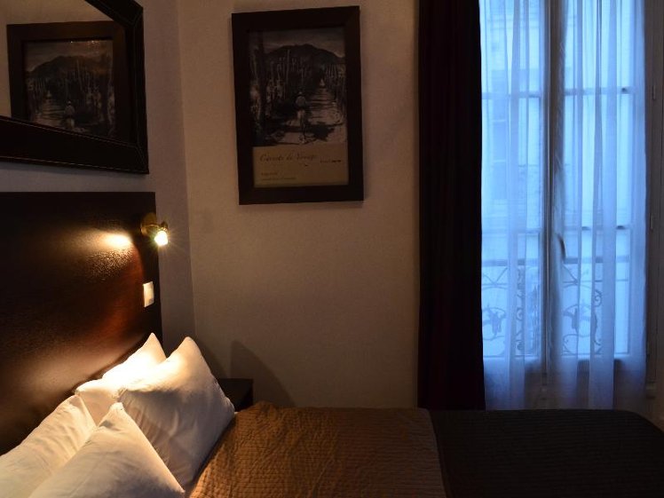 SINGLE STANDARD Room