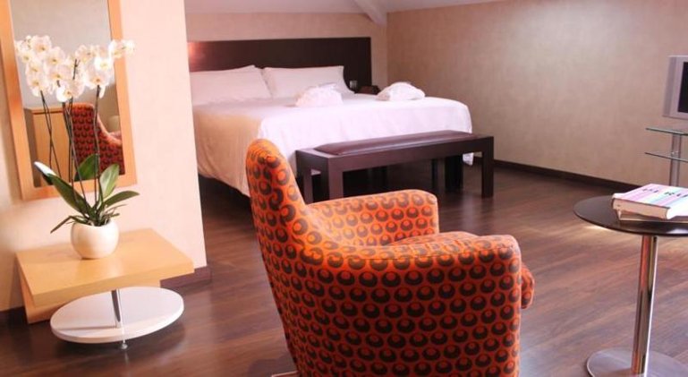 JUNIOR SUITE STANDARD Room