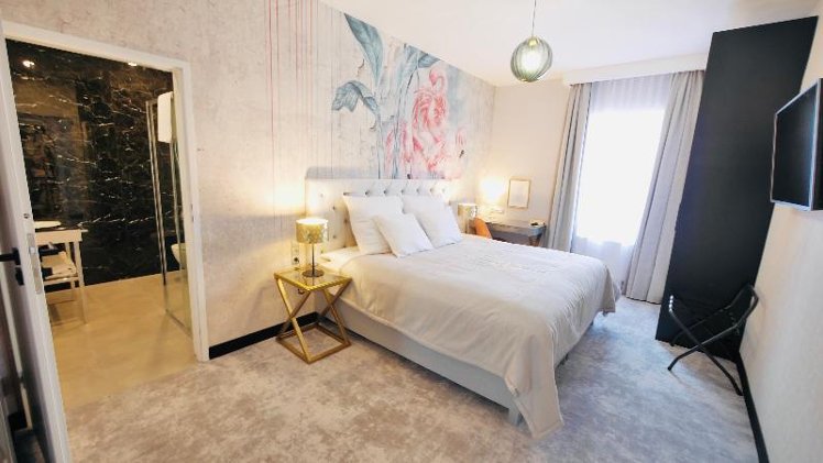 DOUBLE STANDARD Room