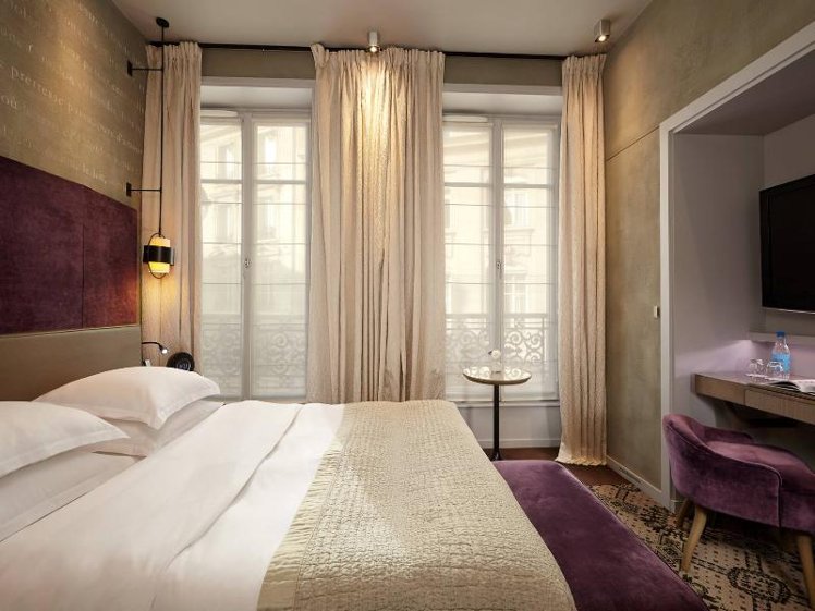DOUBLE SUPERIOR Room