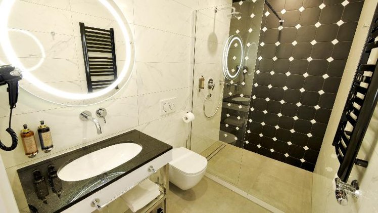 TRIPLE STANDARD Room