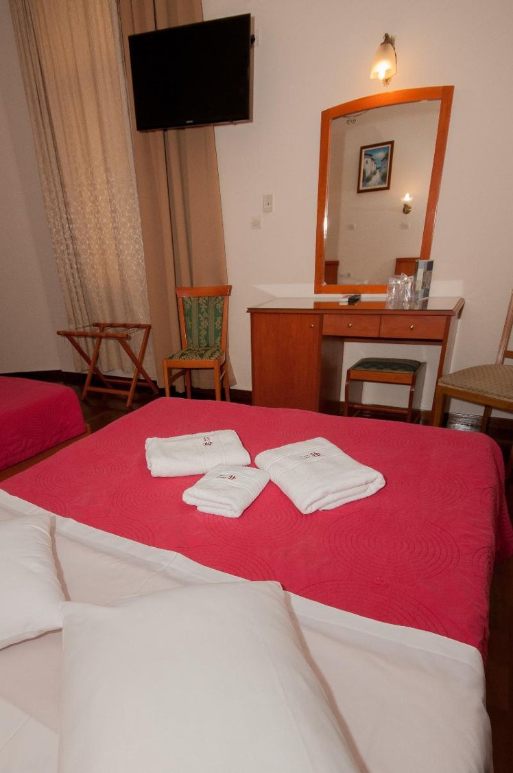 TRIPLE STANDARD Room