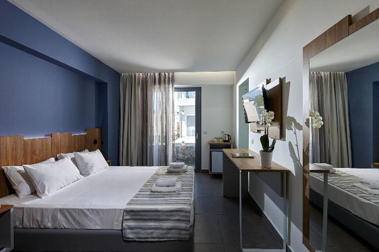 TRIPLE SUPERIOR Room