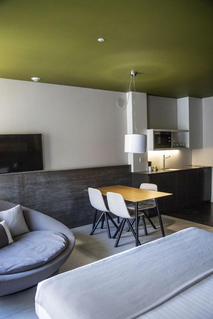 SUITE ONE BED Room