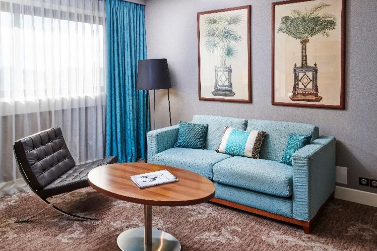 SUITE KING SIZE BED Room