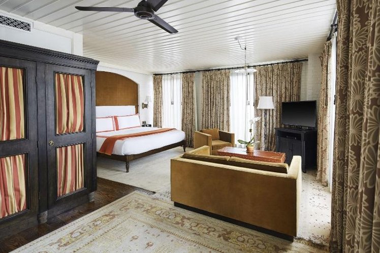 SUITE KING SIZE BED Room