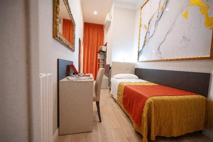 SINGLE BASIC Room