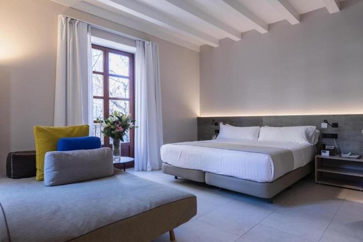 SUITE DELUXE ONE BED Room