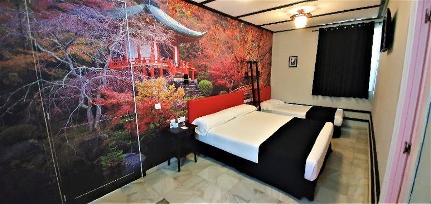 TRIPLE STANDARD Room