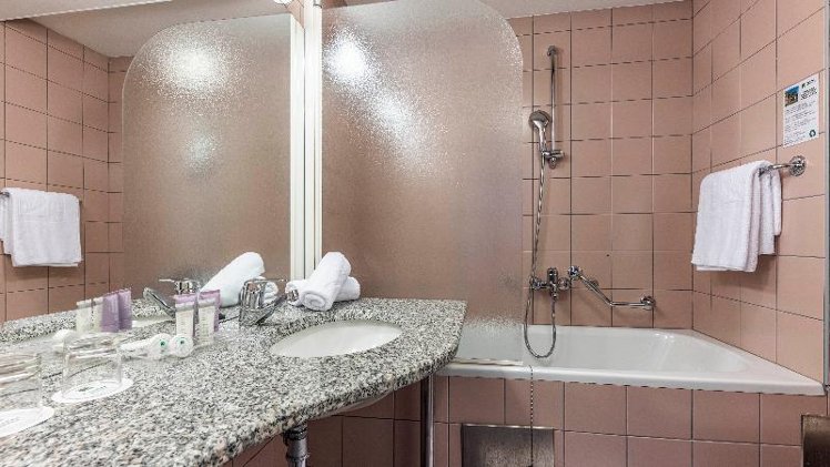 DOUBLE STANDARD Room