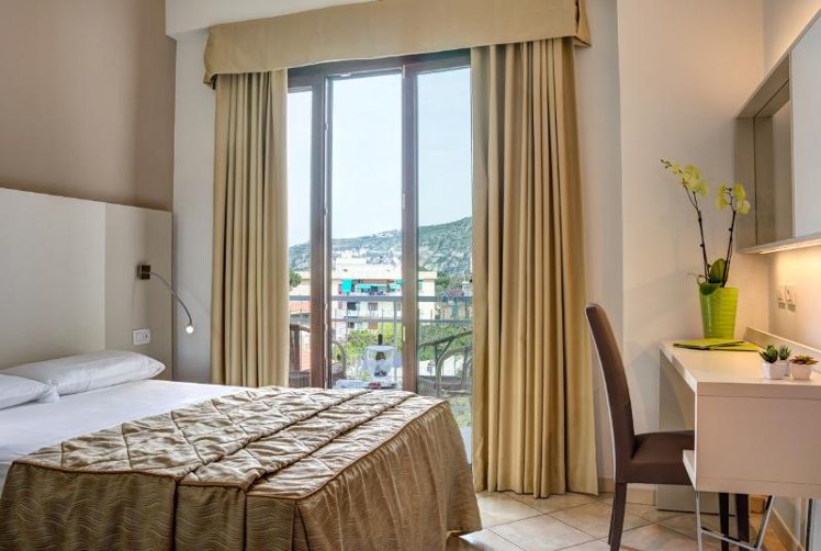 SINGLE STANDARD Room