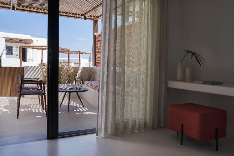 SUITE POOL VIEW Room