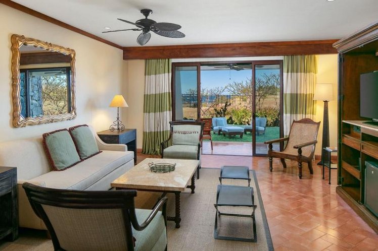 SUITE OCEAN VIEW KING BED Room