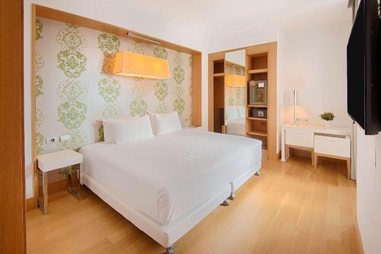 DOUBLE STANDARD Room