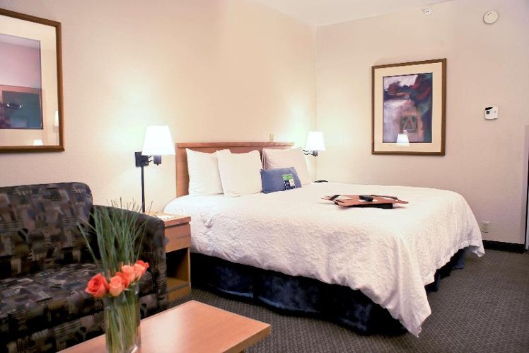STUDIO KING BED NON SMOKING Room
